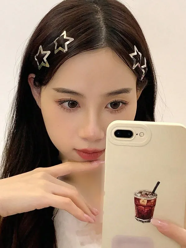 Hairstyle with decorative clip 4