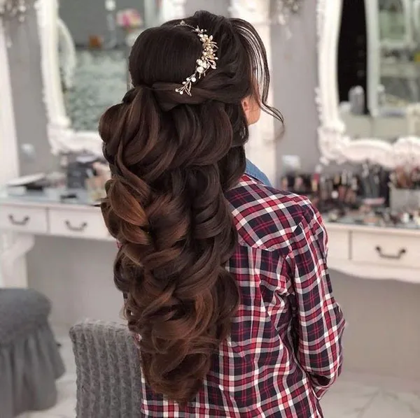 Half open hairstyle 21