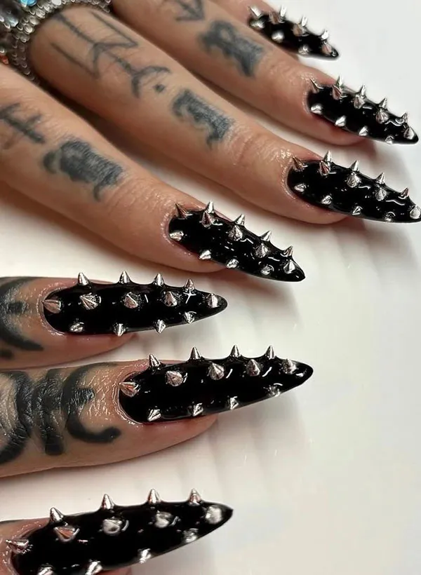 جدیدترین مدل ناخن مصنوعی خفن 2025 که توی اینستاگرام ترکوندن! 13 Huff artificial nails 9