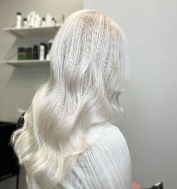 انواع ترکیب رنگ موی یخی زنانه؛ خنک، مدرن و ترند 2025 ! 15 Ice hair color combination 12