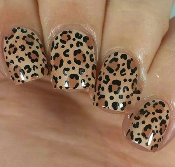 35 طرح ناخن پلنگی جدید؛ از لاکچری طلایی تا فانتزی رنگی برای دخترای خاص! 29 Leopard nail design 18