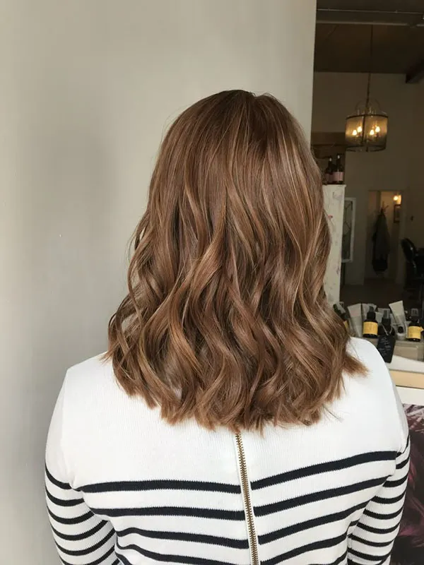 مدل رنگ مو نسکافه ای شکلاتی روشن؛ ترکیب شیرین و ترندی برای استایل 2025 34 Light chocolate Nescafe hair color 29