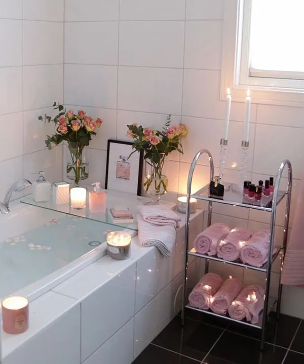 Modern and stylish bathroom layout 3