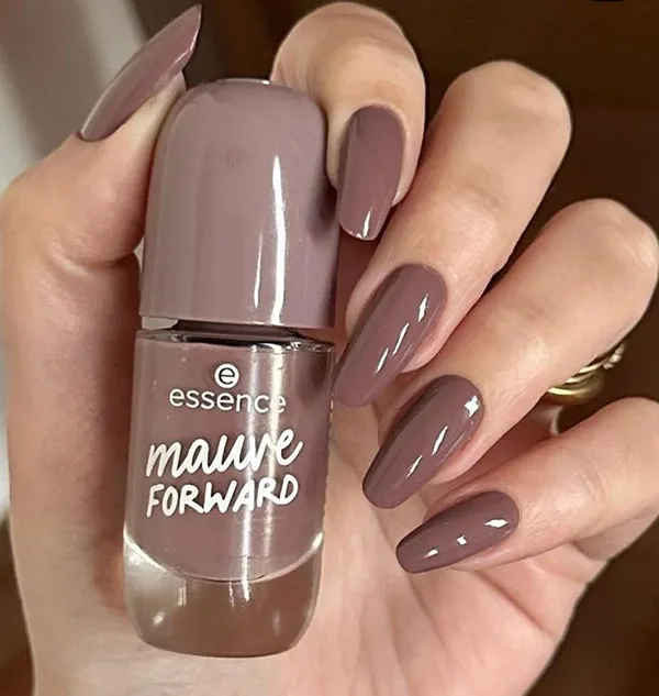 Nail manicure with varnish 14