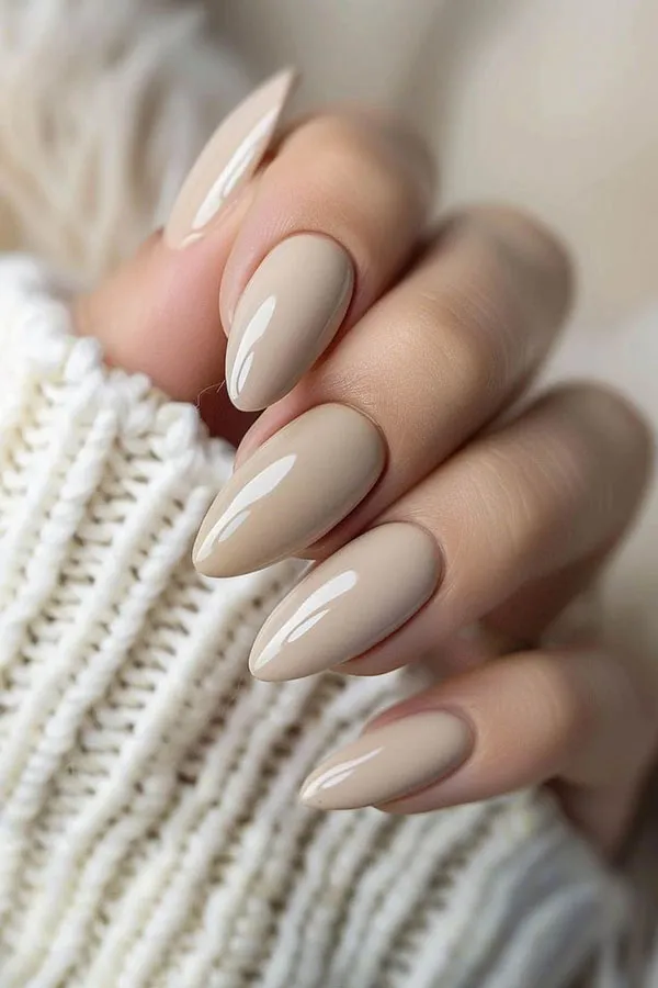 Nail manicure with varnish 17