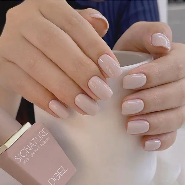 Nail manicure with varnish 18
