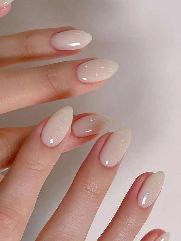 Nail manicure with varnish 6