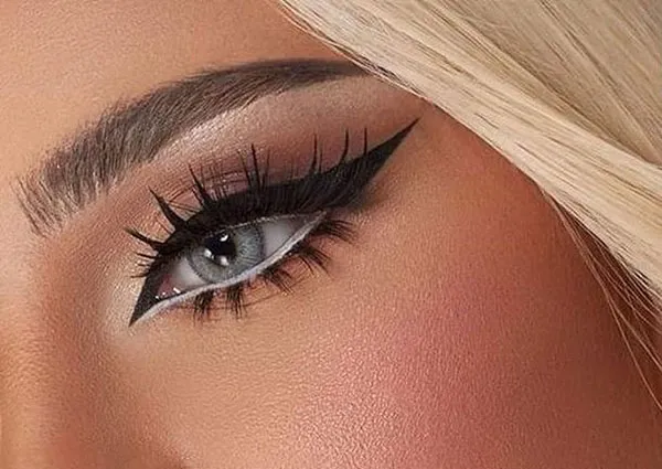 New eyeshadow model 1