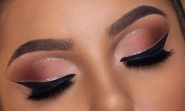 اموزش سایه چشم جدید 2025؛ مرحلهبهمرحله یاد بگیر، از مدلهای کیوت تا لاکچری! 20 New eyeshadow tutorial 18