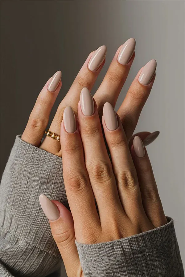جدیدترین مدل ناخن رنگ های نود 1404؛ رنگای آرومی که ناخناتو زیباتر میکنه! 17 Nude nail designs 14