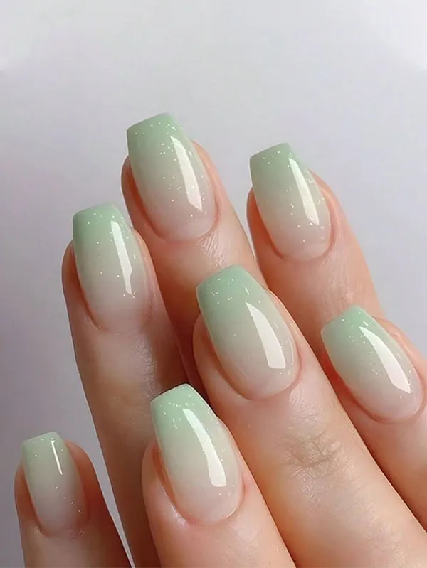 جدیدترین مدل ناخن رنگ های نود 1404؛ رنگای آرومی که ناخناتو زیباتر میکنه! 26 Nude nail designs 23