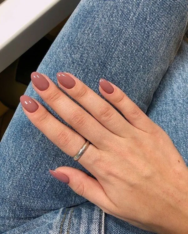 جدیدترین مدل ناخن رنگ های نود 1404؛ رنگای آرومی که ناخناتو زیباتر میکنه! 29 Nude nail designs 26