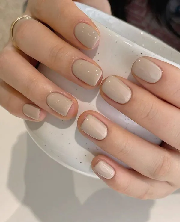 جدیدترین مدل ناخن رنگ های نود 1404؛ رنگای آرومی که ناخناتو زیباتر میکنه! 32 Nude nail designs 29