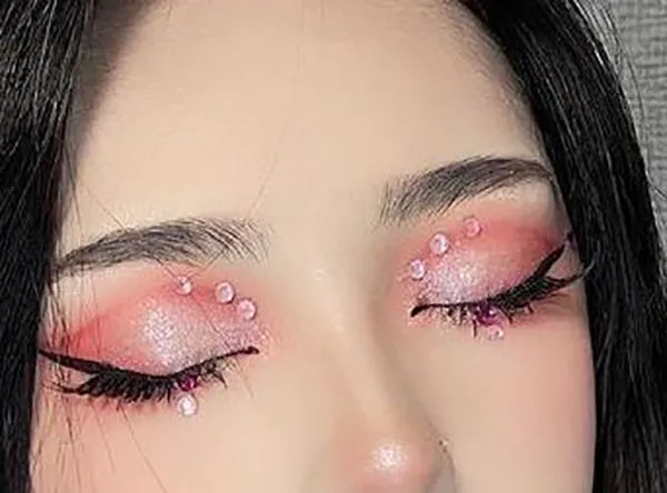 Pink eye makeup 13