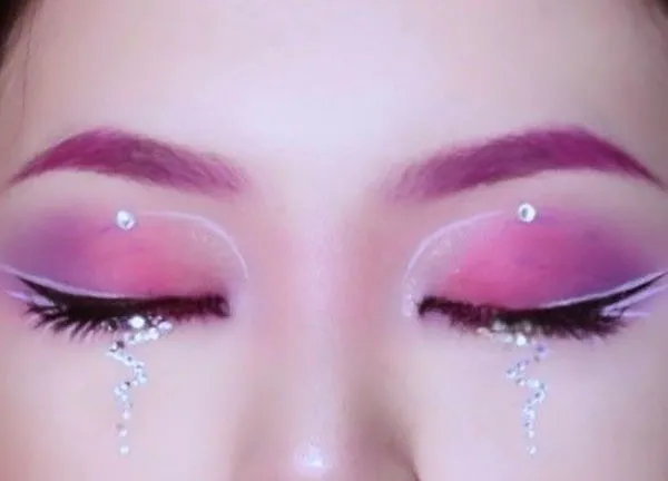 Pink eye makeup 28