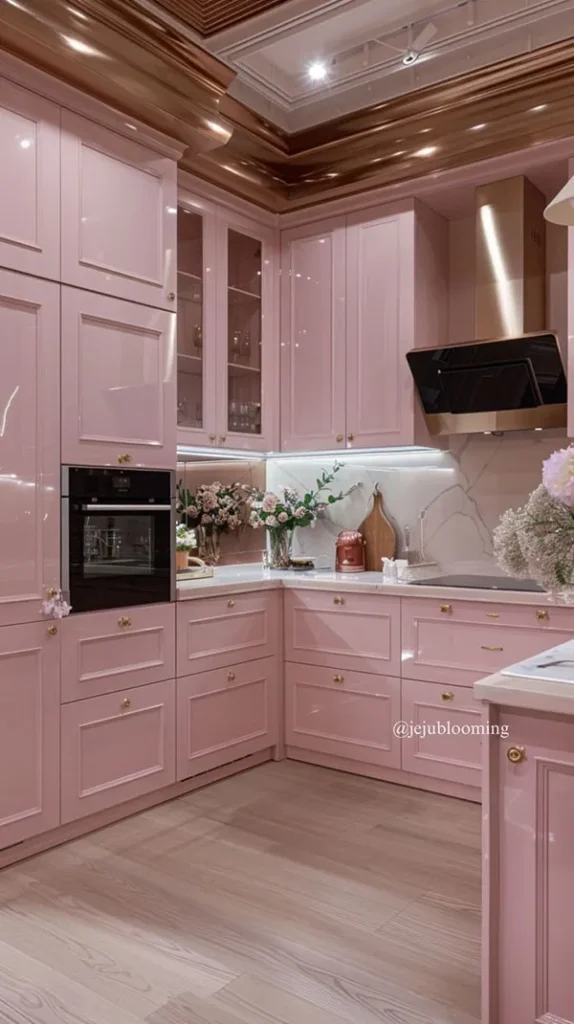 40 مدل دکوراسیون صورتی آشپزخانه کیوت؛ وقتی آشپزخونت تبدیل به یک فضای دلبرانه میشه! 22 Pink kitchen decoration 17