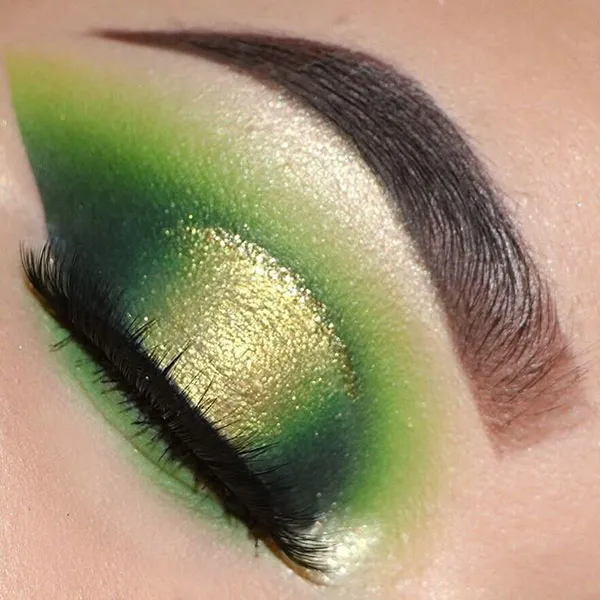 چند مدل سایه چشم دخترانه ترندی و لاکچری 1404 17 Several eye shadow models 16