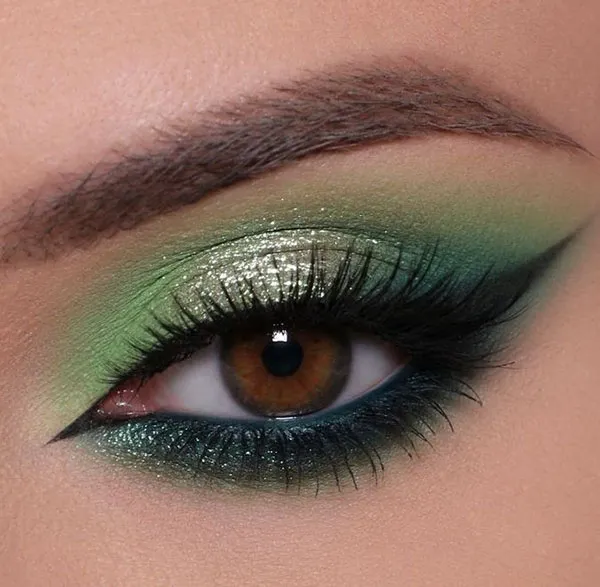 چند مدل سایه چشم دخترانه ترندی و لاکچری 1404 18 Several eye shadow models 17