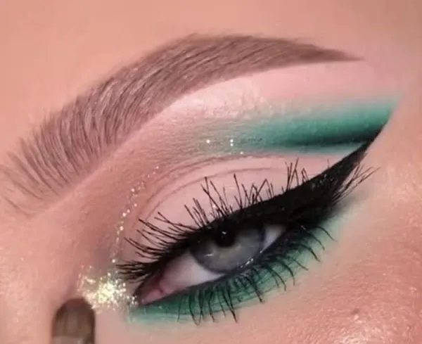 چند مدل سایه چشم دخترانه ترندی و لاکچری 1404 35 Several eye shadow models 3