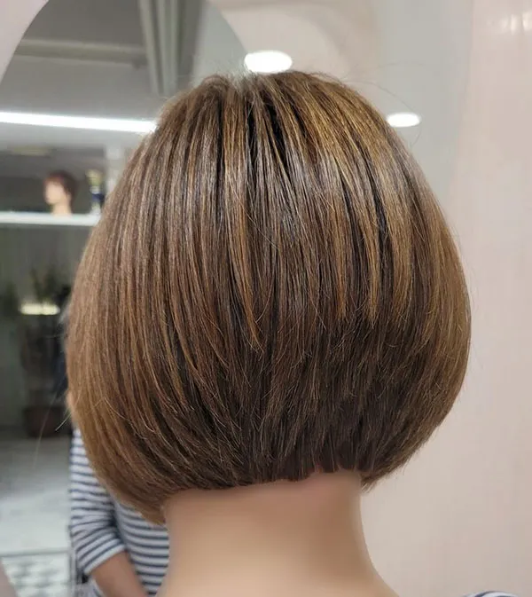 Short bob model 13