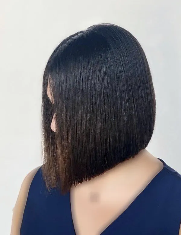 Short bob model 5