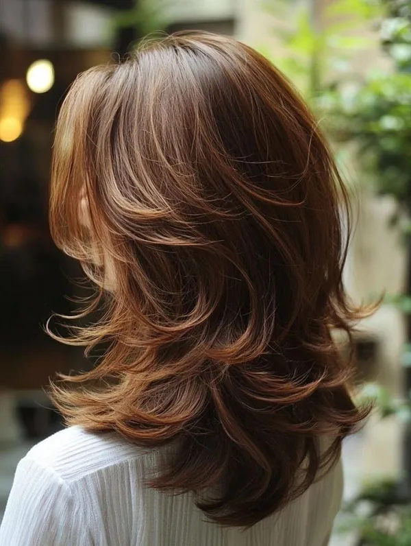 37 مدل موی لیر تا سر شانه دخترانه؛ استایلی که هیچوقت از مد نمیافته ! 24 Shoulder length hair style 20