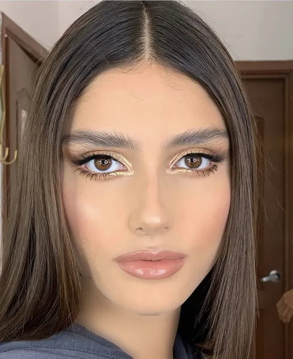 35 مدل آرایش صورت ساده دخترانه؛ این مدلهای آرایش ساده، صورتتو طبیعی و جذاب نشون میده 19 Simple face makeup model for girls 17