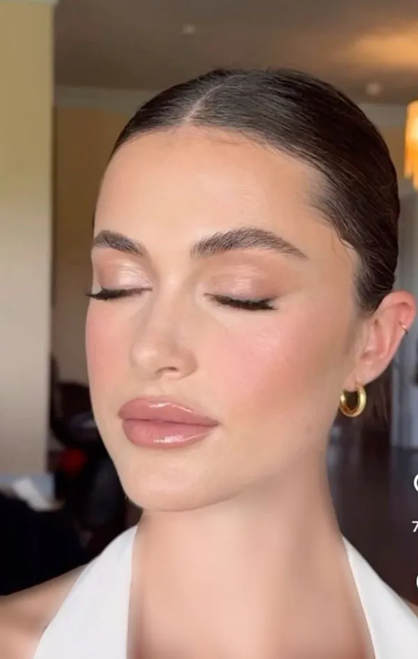 35 مدل آرایش صورت ساده دخترانه؛ این مدلهای آرایش ساده، صورتتو طبیعی و جذاب نشون میده 9 Simple face makeup model for girls 6