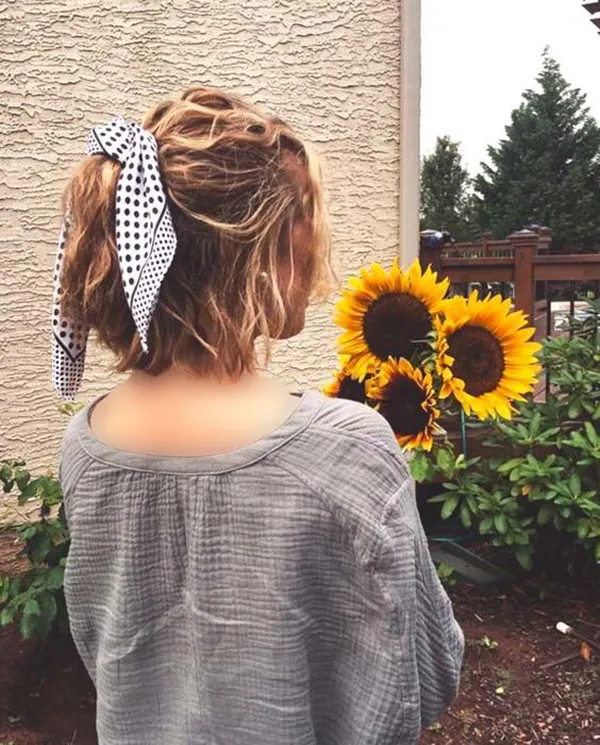 Simple hairstyle at home with short hair ties 18