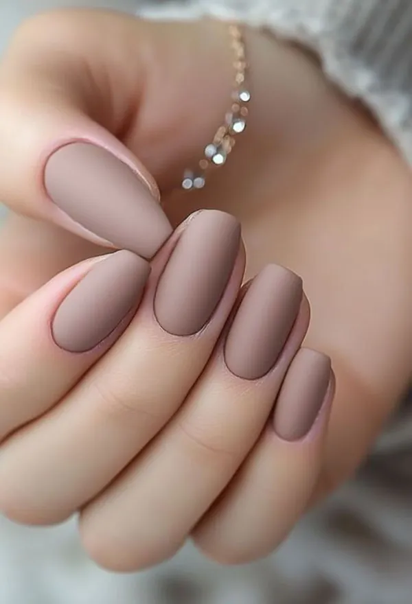 Simple nail design 11