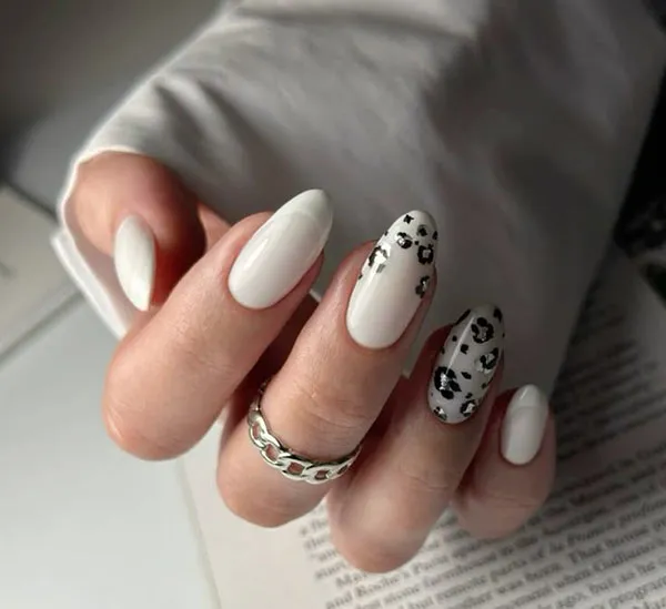 Simple nail design 30