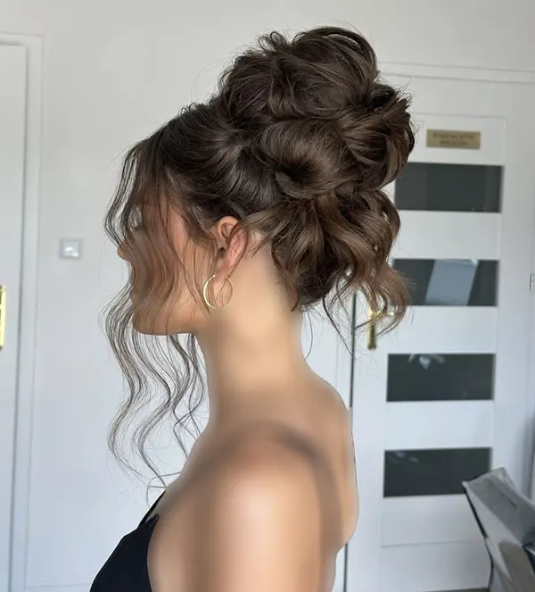 Sloppy high chignon model 35
