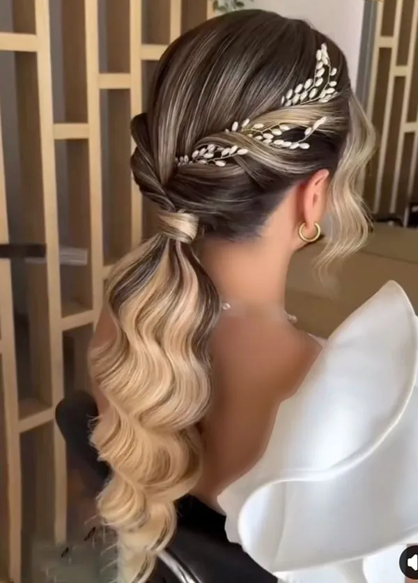 37 مدل موی دم اسبی شیک برای عروسی؛ ترکیب سادگی و لاکچری! 15 Stylish ponytail hairstyle for wedding 12