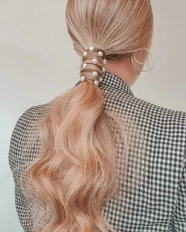 37 مدل موی دم اسبی شیک برای عروسی؛ ترکیب سادگی و لاکچری! 18 Stylish ponytail hairstyle for wedding 15