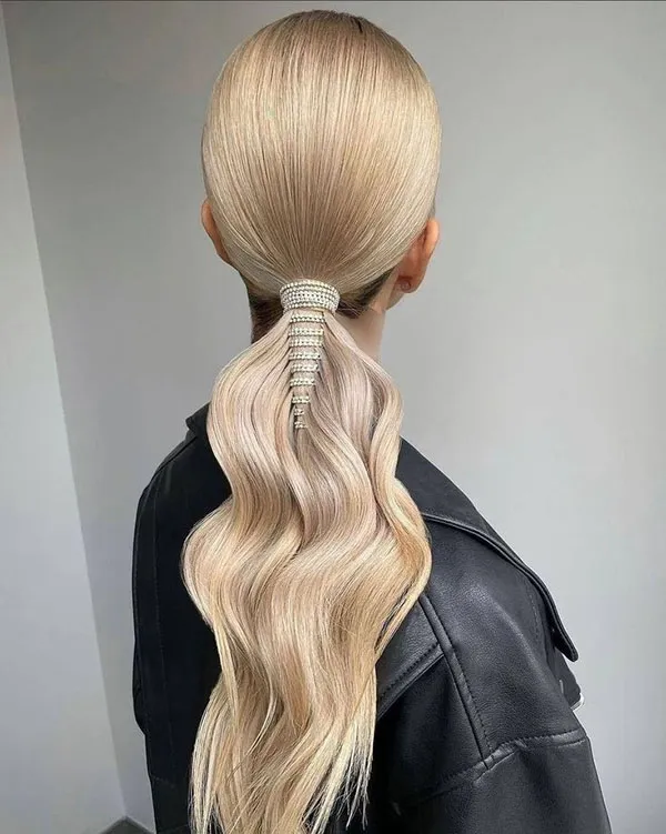 37 مدل موی دم اسبی شیک برای عروسی؛ ترکیب سادگی و لاکچری! 20 Stylish ponytail hairstyle for wedding 18