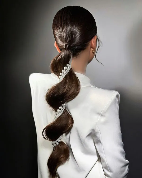 37 مدل موی دم اسبی شیک برای عروسی؛ ترکیب سادگی و لاکچری! 32 Stylish ponytail hairstyle for wedding 30