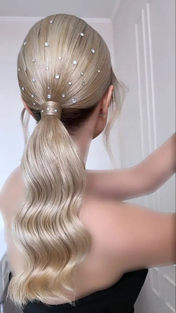 37 مدل موی دم اسبی شیک برای عروسی؛ ترکیب سادگی و لاکچری! 8 Stylish ponytail hairstyle for wedding 6