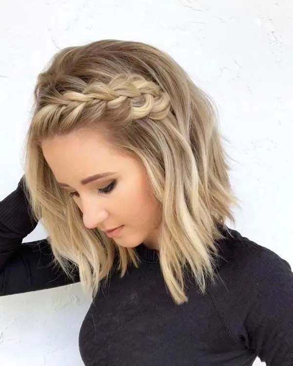 The best hairstyle for women with long faces 17