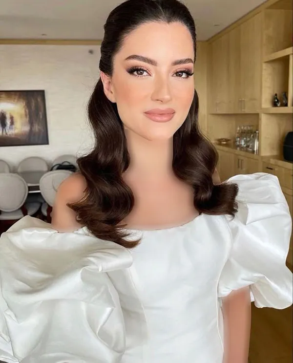 The best hairstyle for women with long faces 19