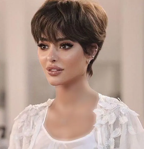 The best hairstyle for women with long faces 8