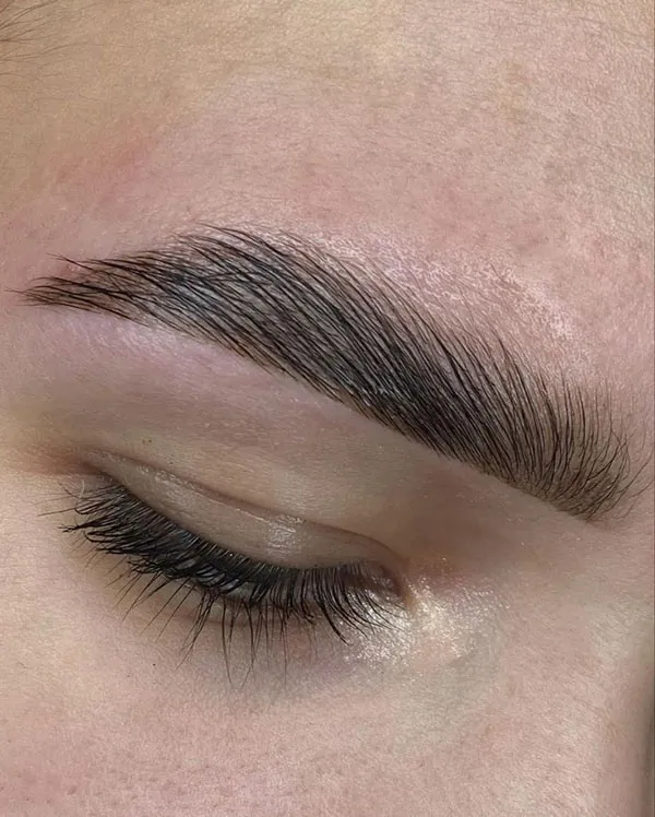 This years fashionable wide eyebrow model for girls 5