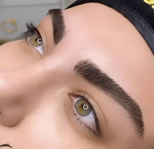 This years fashionable wide eyebrow model for girls 6