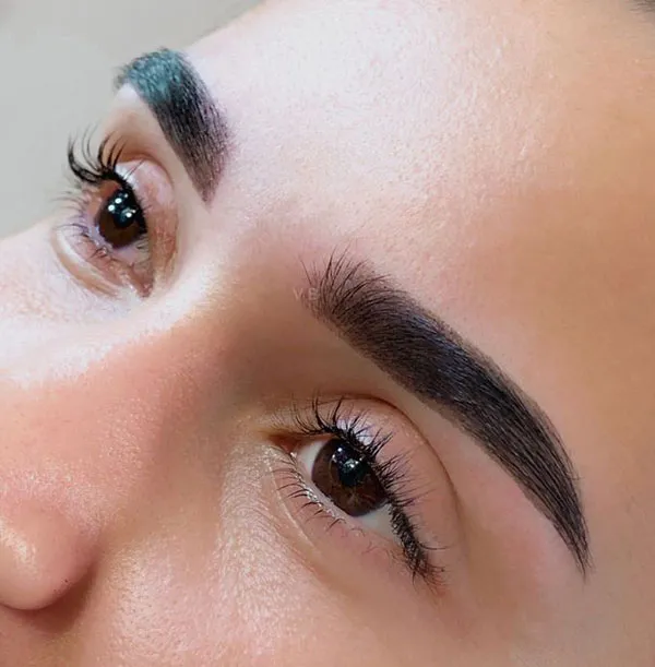 This years fashionable wide eyebrow model for girls 7