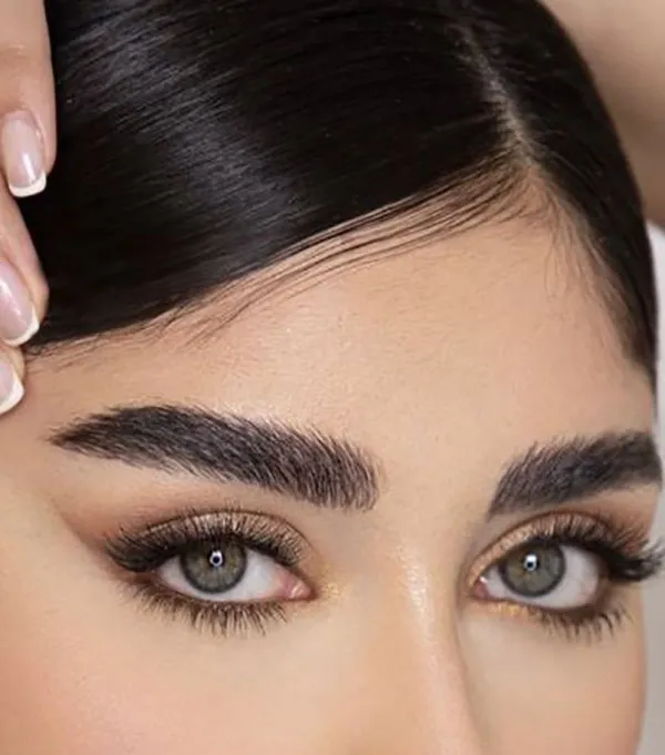 This years fashionable wide eyebrow model for girls 9