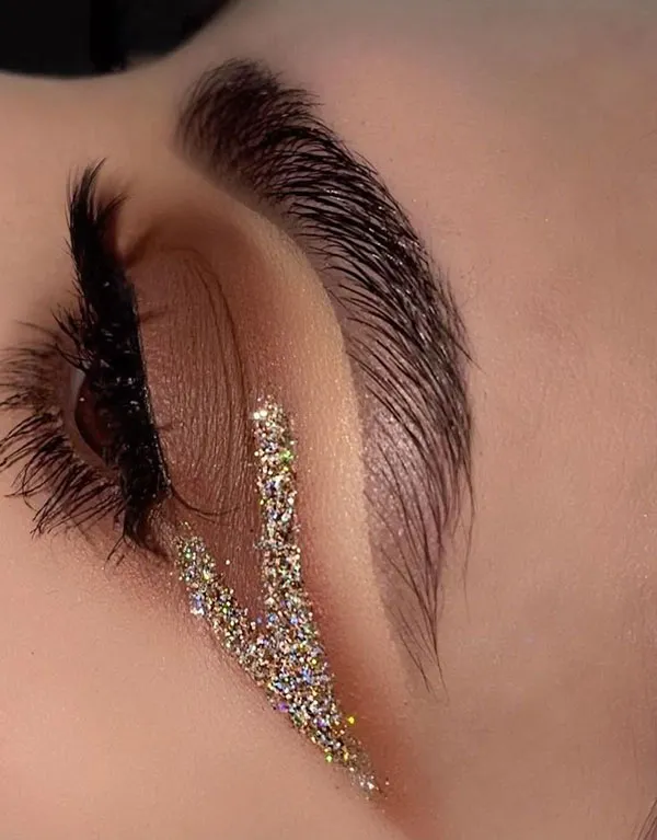 10 ایده اموزش سایه زدن چشم مجلسی؛ با این ترفندا چشمات درشت تر وجذاب تر میشه! 20 Tutorial on applying eyeshadow to the wedding dress 18