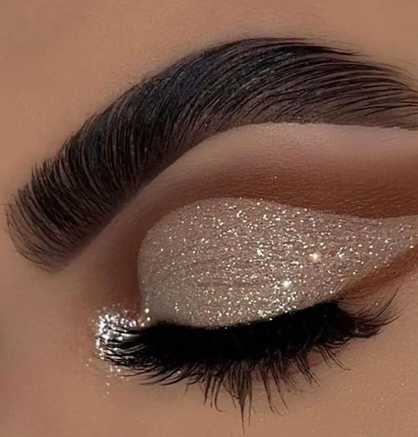 10 ایده اموزش سایه زدن چشم مجلسی؛ با این ترفندا چشمات درشت تر وجذاب تر میشه! 7 Tutorial on applying eyeshadow to the wedding dress 4
