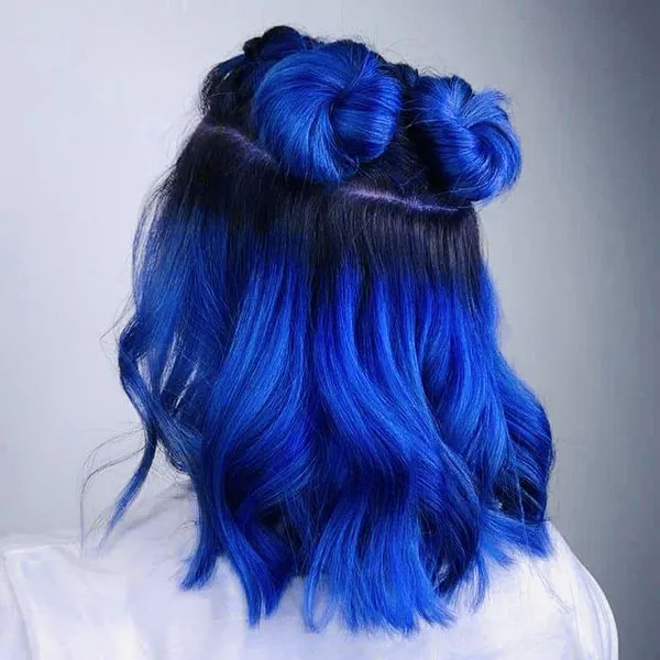 انواع رنگ مو آبی 2025؛ از کاربنی لاکچری تا پاستلی فانتزی💙 24 Types of blue hair color 21