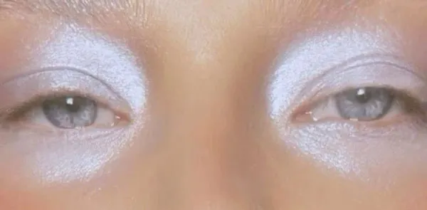 White eye shadow 21