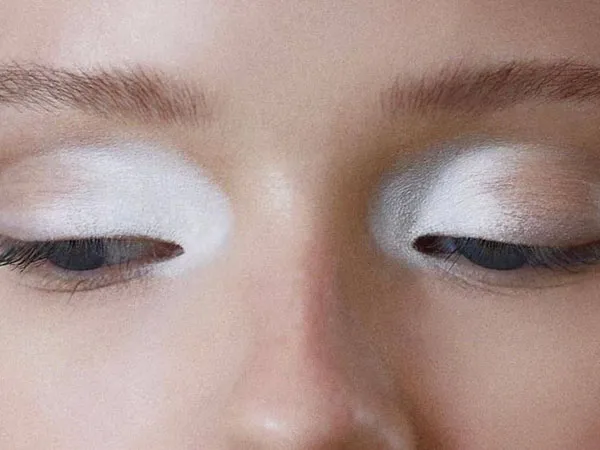 White eye shadow 22
