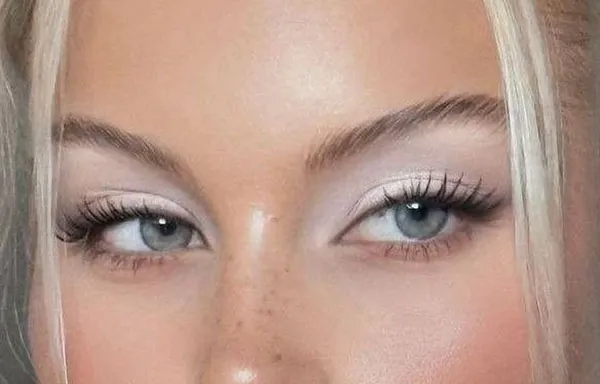 White eye shadow 7